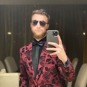 Meet your Posher, Zach